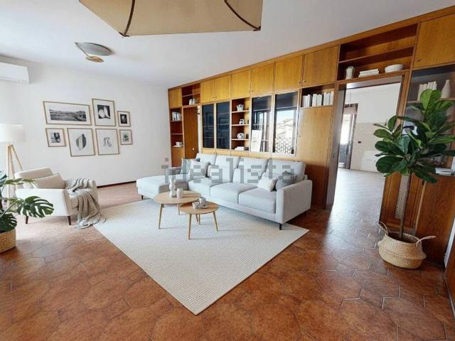 Appartamento in vendita a Tradate, Lombardia
