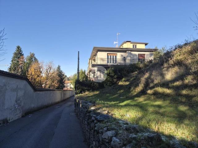 Appartamento in vendita a Arosio, Como