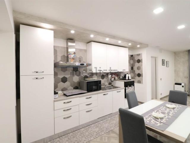 Appartamento in vendita a Aci Sant'antonio, Catania