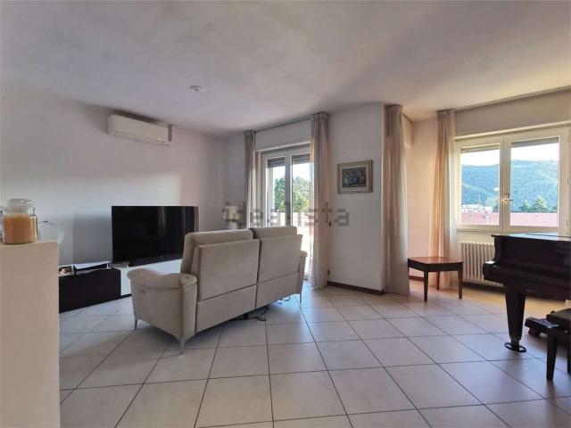 Appartamento in vendita a Quarcino, Como