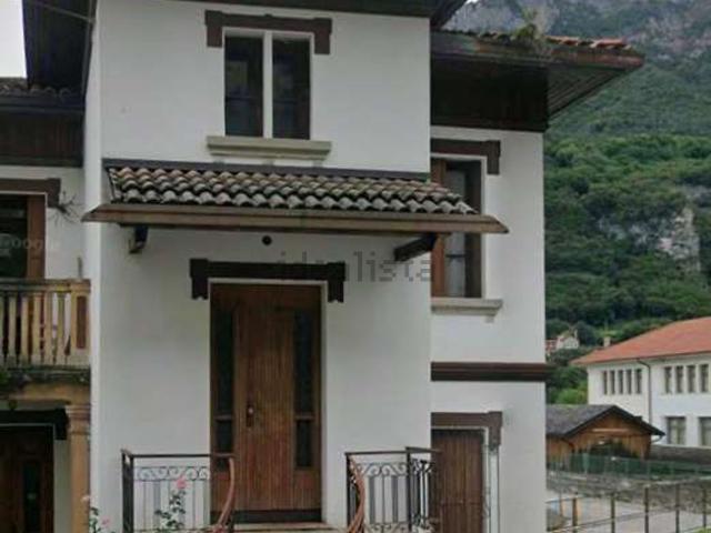 Appartamento in vendita a Longarone, Veneto