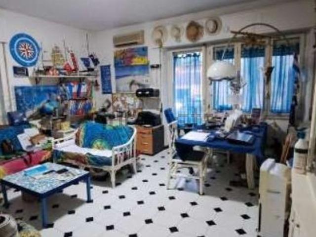 Appartamento in vendita a Bonaria, Cagliari
