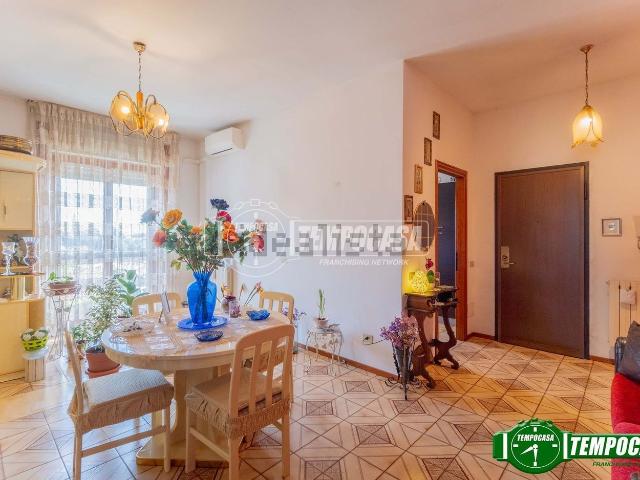 Appartamento in vendita a Corbetta, Lombardia