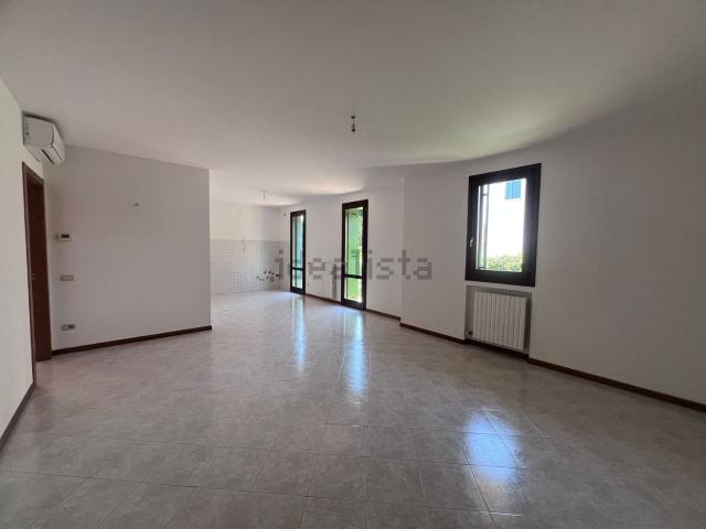 Appartamento in vendita a Lonigo, Veneto