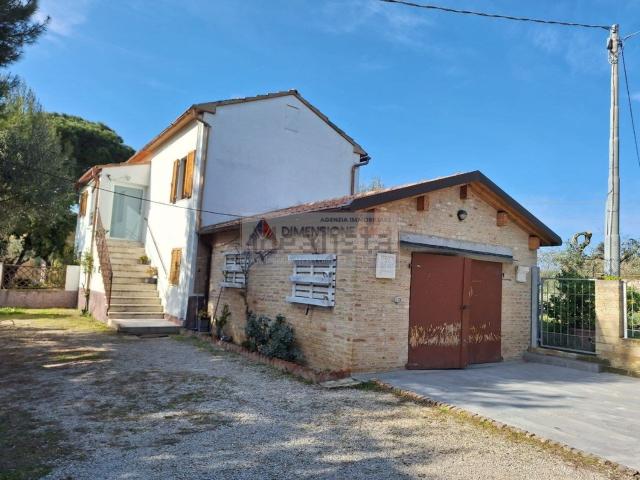 Appartamento in vendita a Contrada San Domenico, Marche