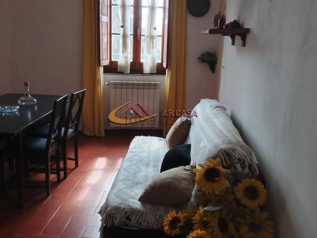 Appartamento in vendita a Palazzo Del Pero, Toscana