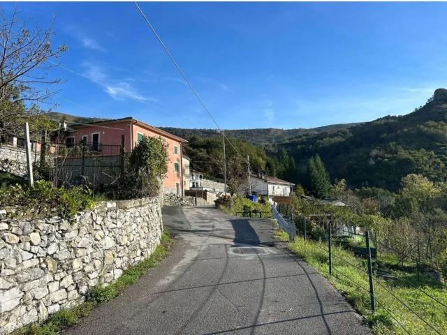 Appartamento in vendita a Ne, Liguria