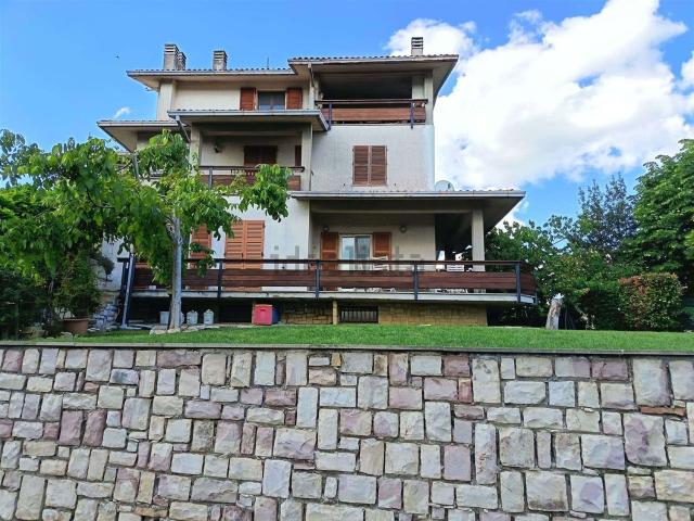 Appartamento in vendita a Chiusi Città, Toscana