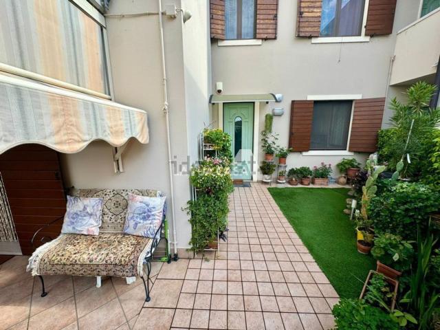 Appartamento in vendita a Villafranca Di Verona, Veneto