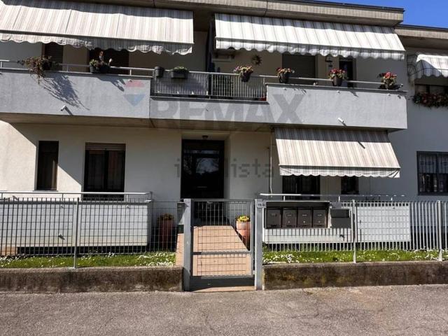 Appartamento in vendita a Osio Sotto, Lombardia