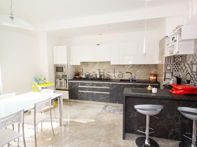 Appartamento in vendita a Cologno Monzese, Lombardia