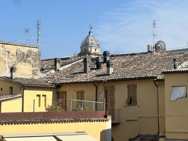 Appartamento in vendita a Centro Storico, Marche