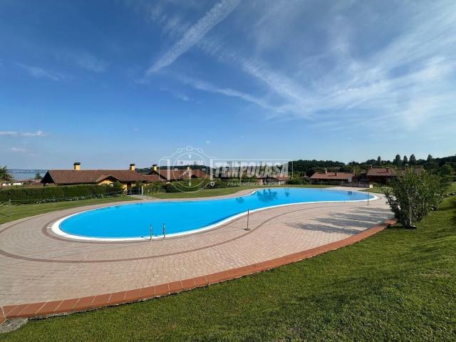 Appartamento in vendita a Padenghe Sul Garda, Lombardia