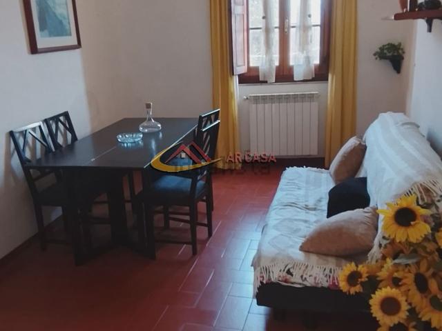Appartamento in vendita a Palazzo Del Pero, Toscana