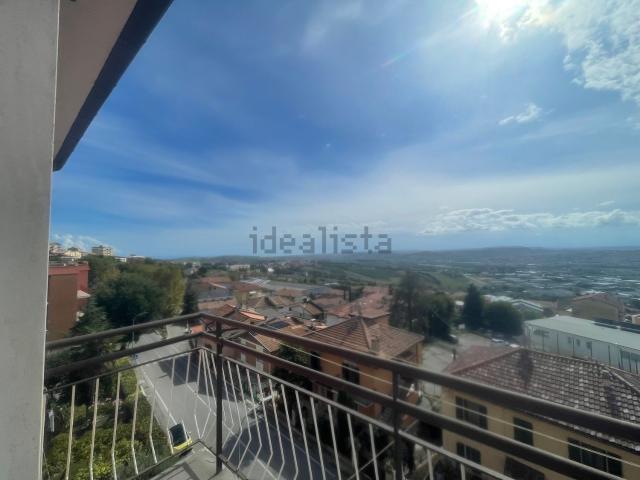 Appartamento in vendita a Camerano, Ancona