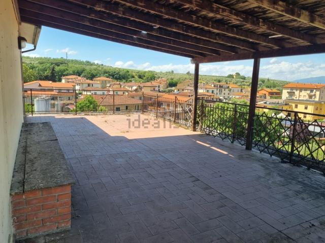 Appartamento in vendita a Bucine, Toscana
