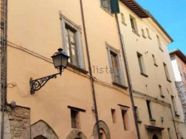 Appartamento in vendita a Quartiere Mercatale, Marche