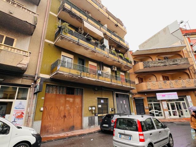 Appartamento in vendita a Adrano, Sicilia