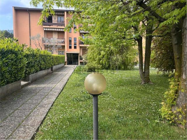 Appartamento in vendita a Buccinigo, Erba