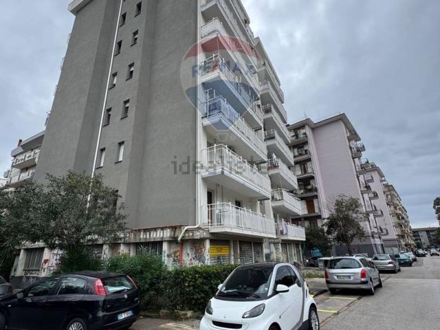 Appartamento in vendita a Salerno, Campania