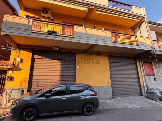 Appartamento in vendita a Santa Maria Di Licodia, Catania