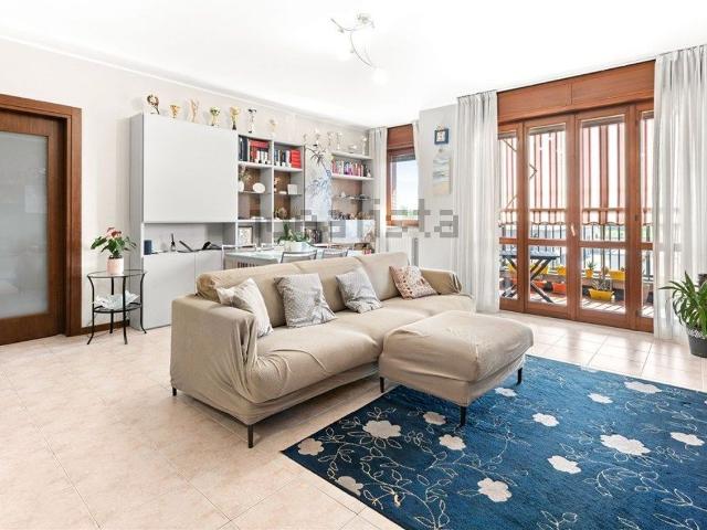 Appartamento in vendita a Lacchiarella, Lombardia