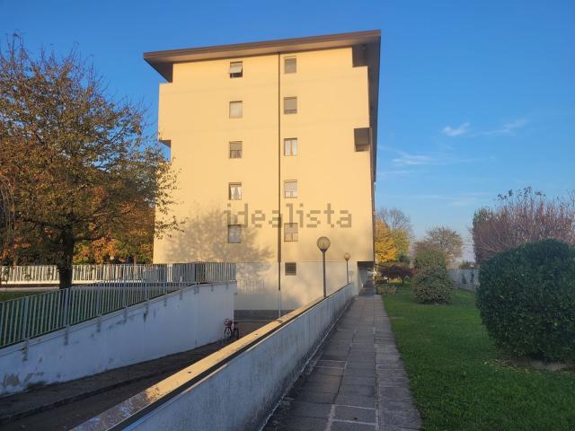 Appartamento in vendita a Vanzago, Lombardia