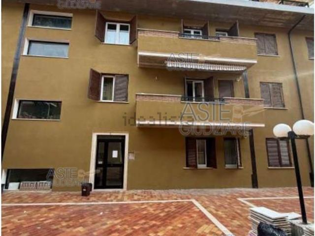 Appartamento in vendita a Magliano de' Marsi, L'Aquila