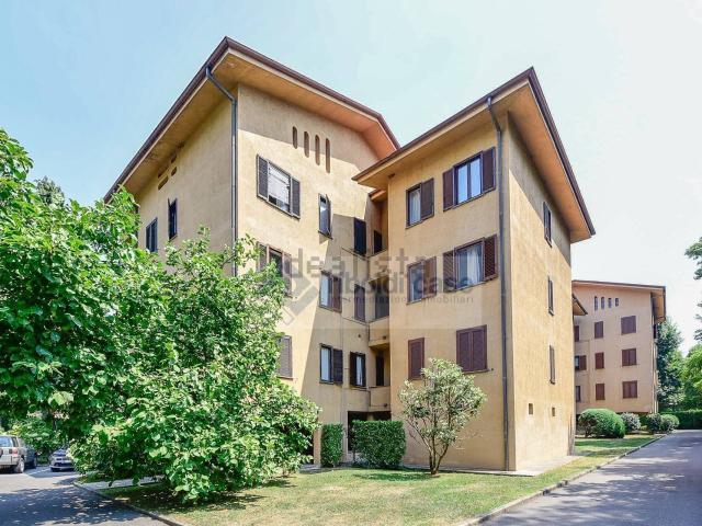 Appartamento in vendita a Agliate, Carate Brianza