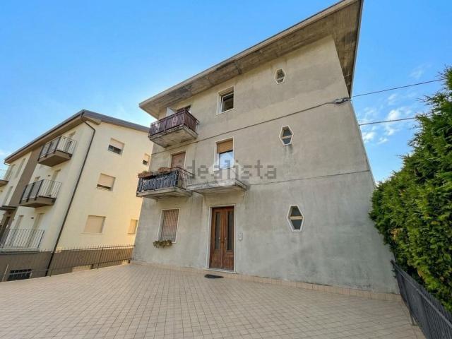 Appartamento in vendita a Rubiana, Caprino Veronese