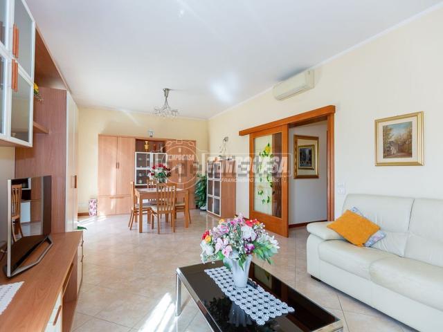 Appartamento in vendita a Ovest, Brenzone