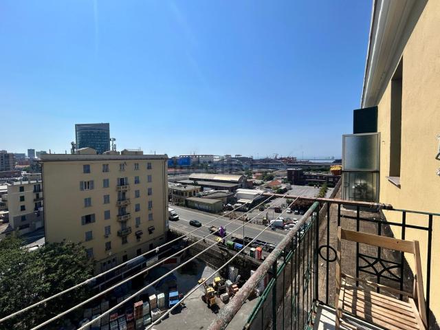 Appartamento in vendita a Cornigliano, Genova