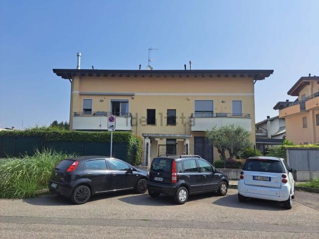 Appartamento in vendita a Lainate, Lombardia
