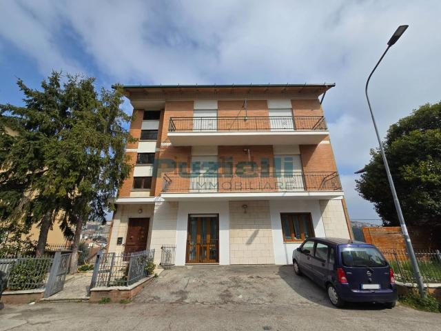 Appartamento in vendita a Rione Murato, Marche