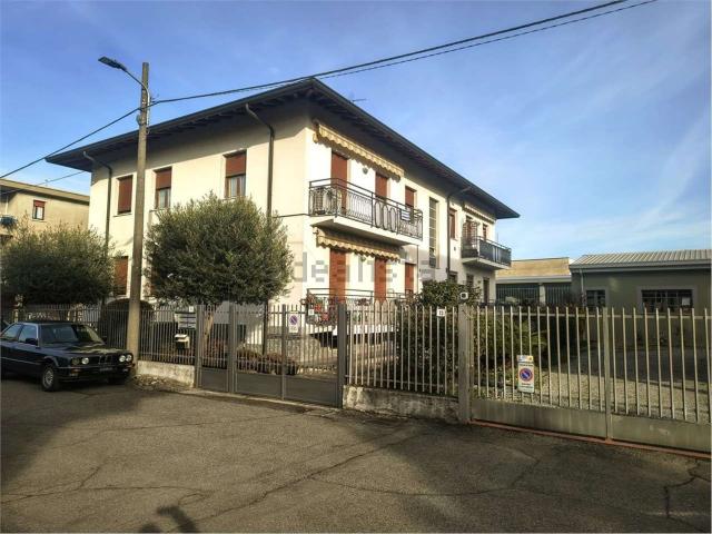 Appartamento in vendita a Meda, Lombardia