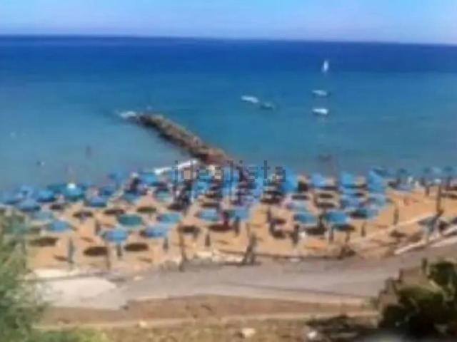 Attico in vendita a Capo Bianco, Calabria