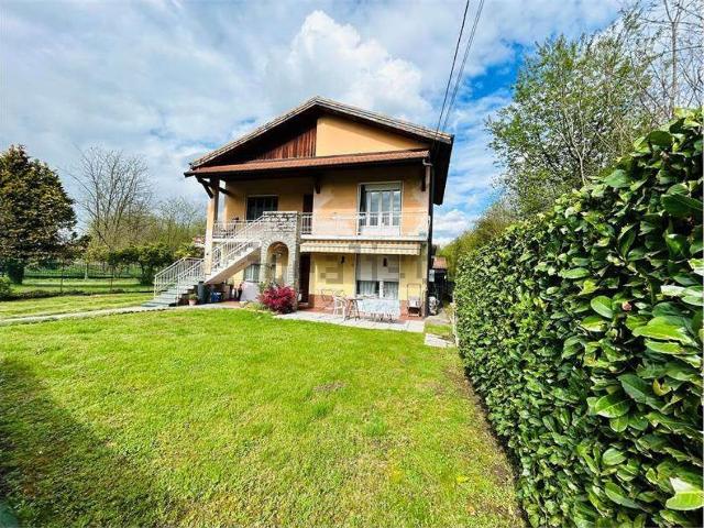 Appartamento in vendita a Cascina Padova, Angera