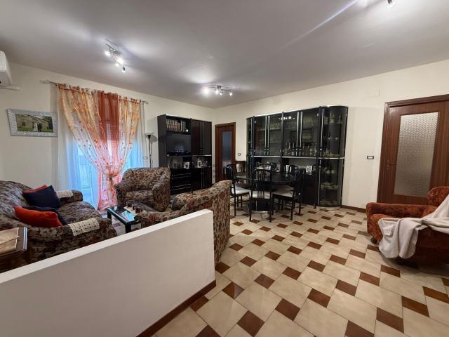 Appartamento in vendita a Venetico, Messina