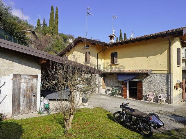 Appartamento in vendita a Comunità Montana Parco Alto Garda bresciano, Gardone Riviera