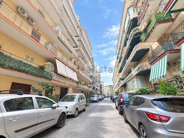 Appartamento in vendita a Pianura, Napoli