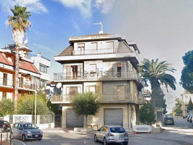 Appartamento in vendita a Mare, Marche