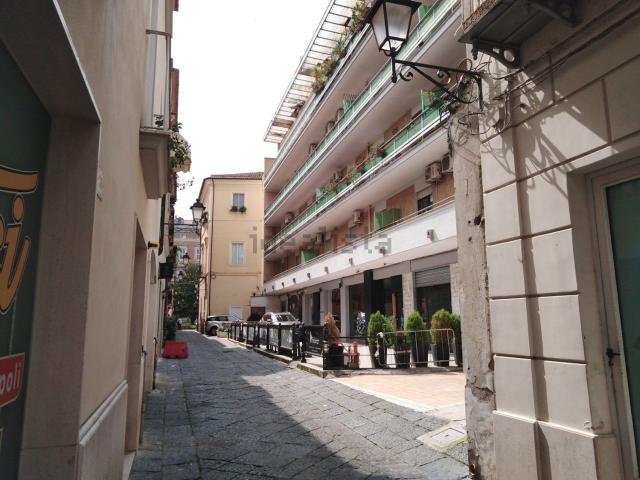 Appartamento in vendita a Centro Storico, Caserta
