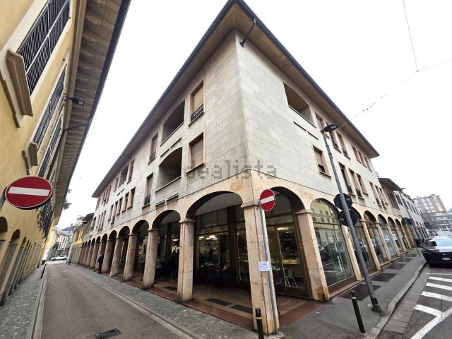 Appartamento in vendita a Oltresempione, Legnano
