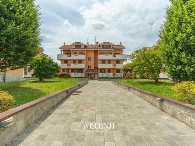 Appartamento in vendita a Bareggio, Lombardia