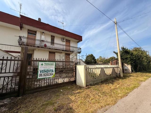 Appartamento in vendita a Campo di Carne, Aprilia