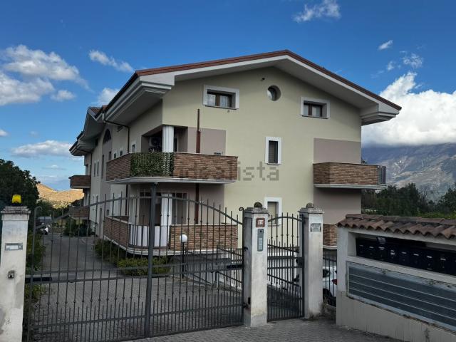 Appartamento in vendita a Bugnara, L'Aquila