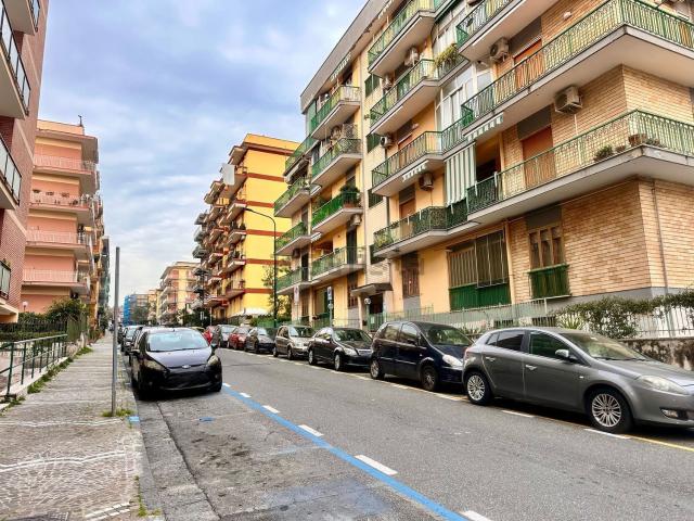 Appartamento in vendita a Portici, Campania