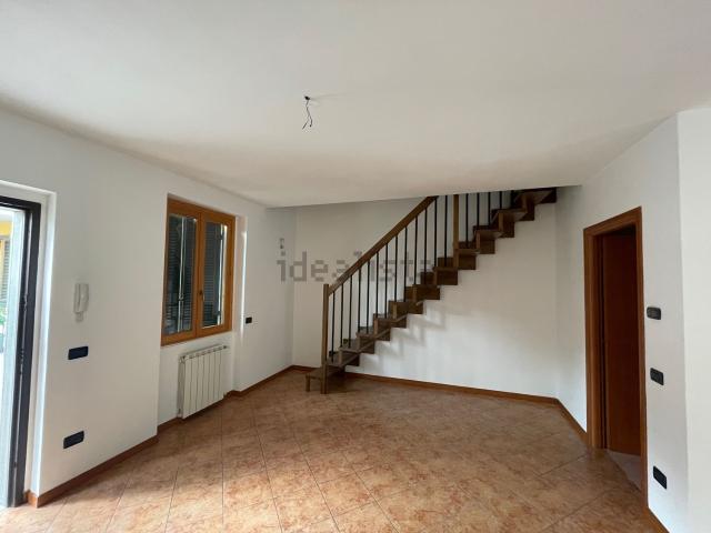 Appartamento in vendita a Zandobbio, Bergamo