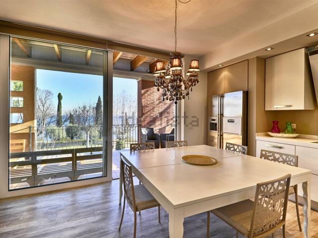 Appartamento in vendita a Padenghe Sul Garda, Lombardia