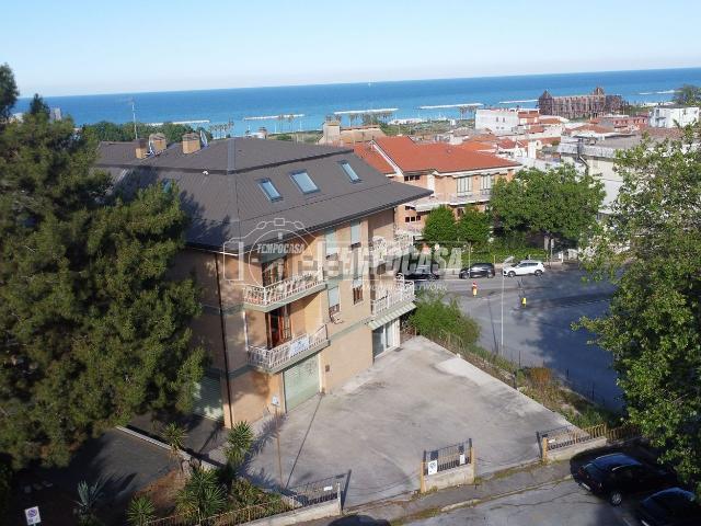 Appartamento in vendita a Centro, Marche